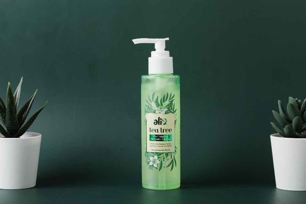 Alia Tea Tree Makeup Remover and Facial Cleanser